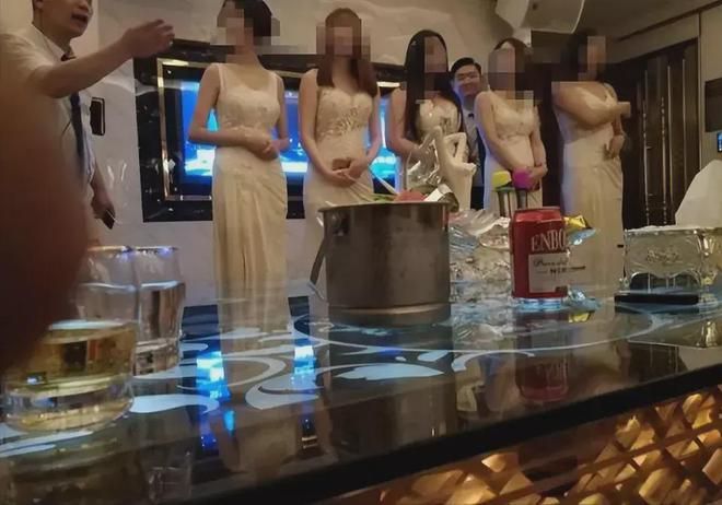 你喜欢的特殊服务有多令人作呕j9国际“私密影院”全过程看(图2)